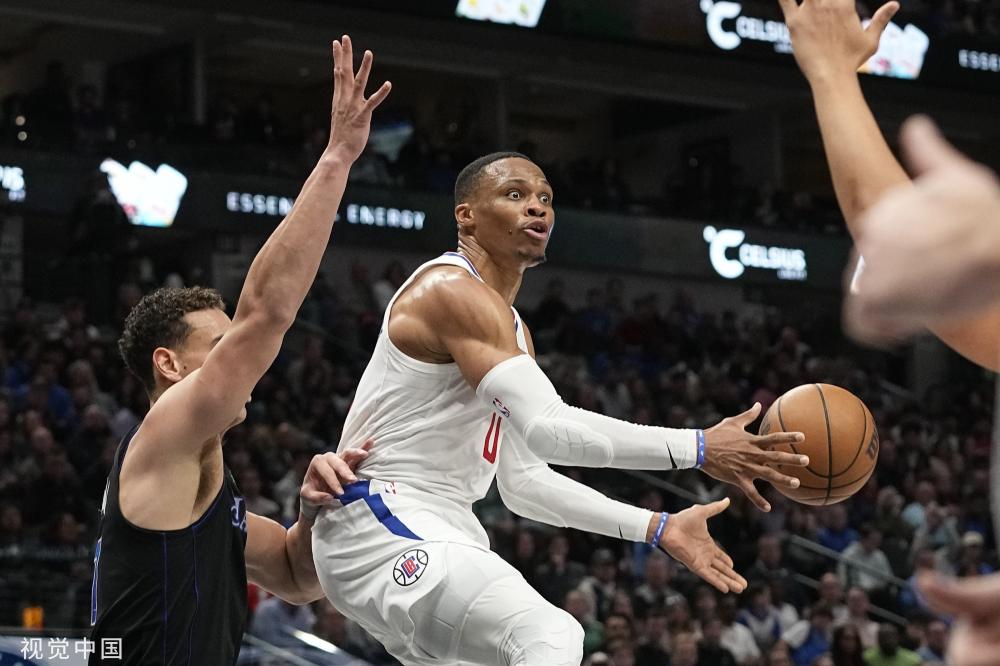 年轻球员与 年轻球员与